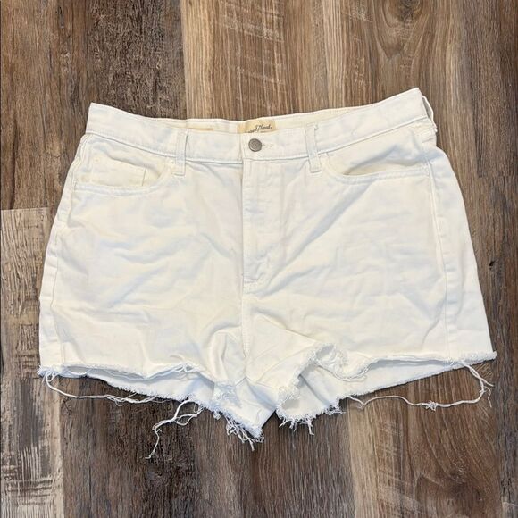 LIKE NEW A NEW DAY Women's White Denim Shorts SIZE 10 - Picture 1 of 3